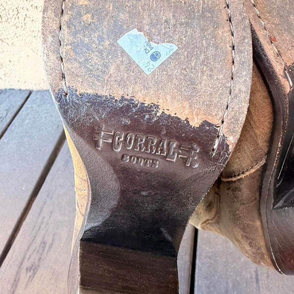 Brown leather Corral cowboy boots. - Picture 7 of 8